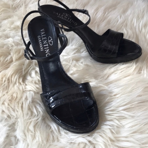 Valentino Black elegant heels. - Picture 2 of 7